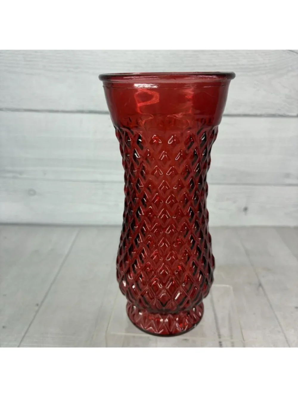 Ruby Red 993# Criss Cross Diamond Design 8.5